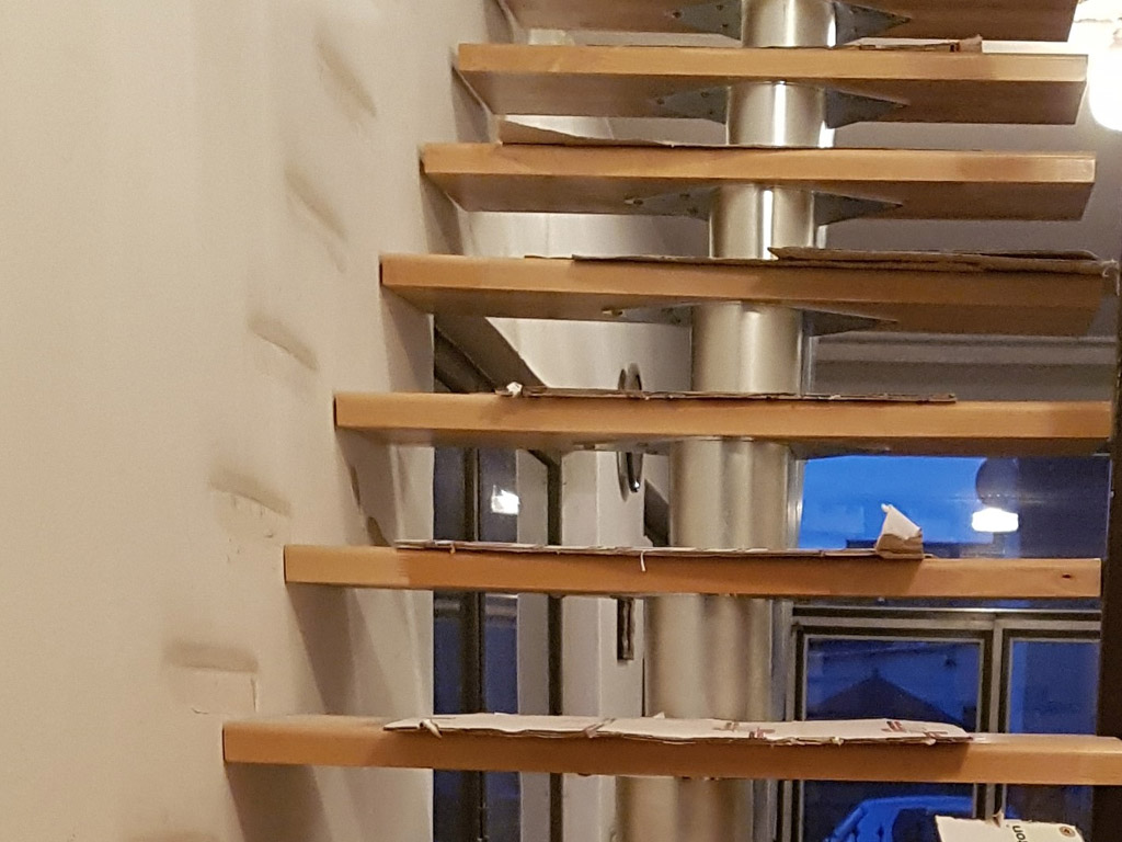 Montage von Treppenhäusern - Bratislava